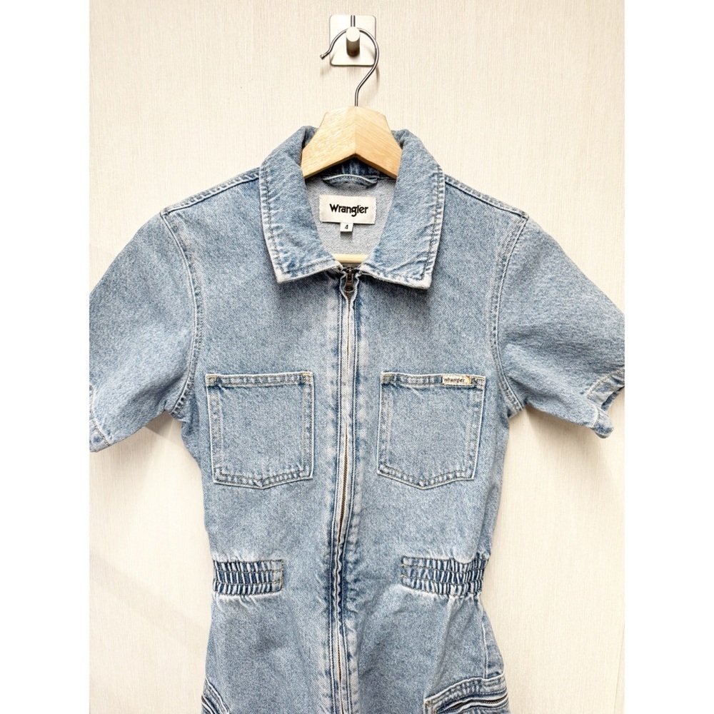 NWOT Wrangler Light Wash Denim Zip-Front Utility Romper, Size 4 - Picture 3 of 10